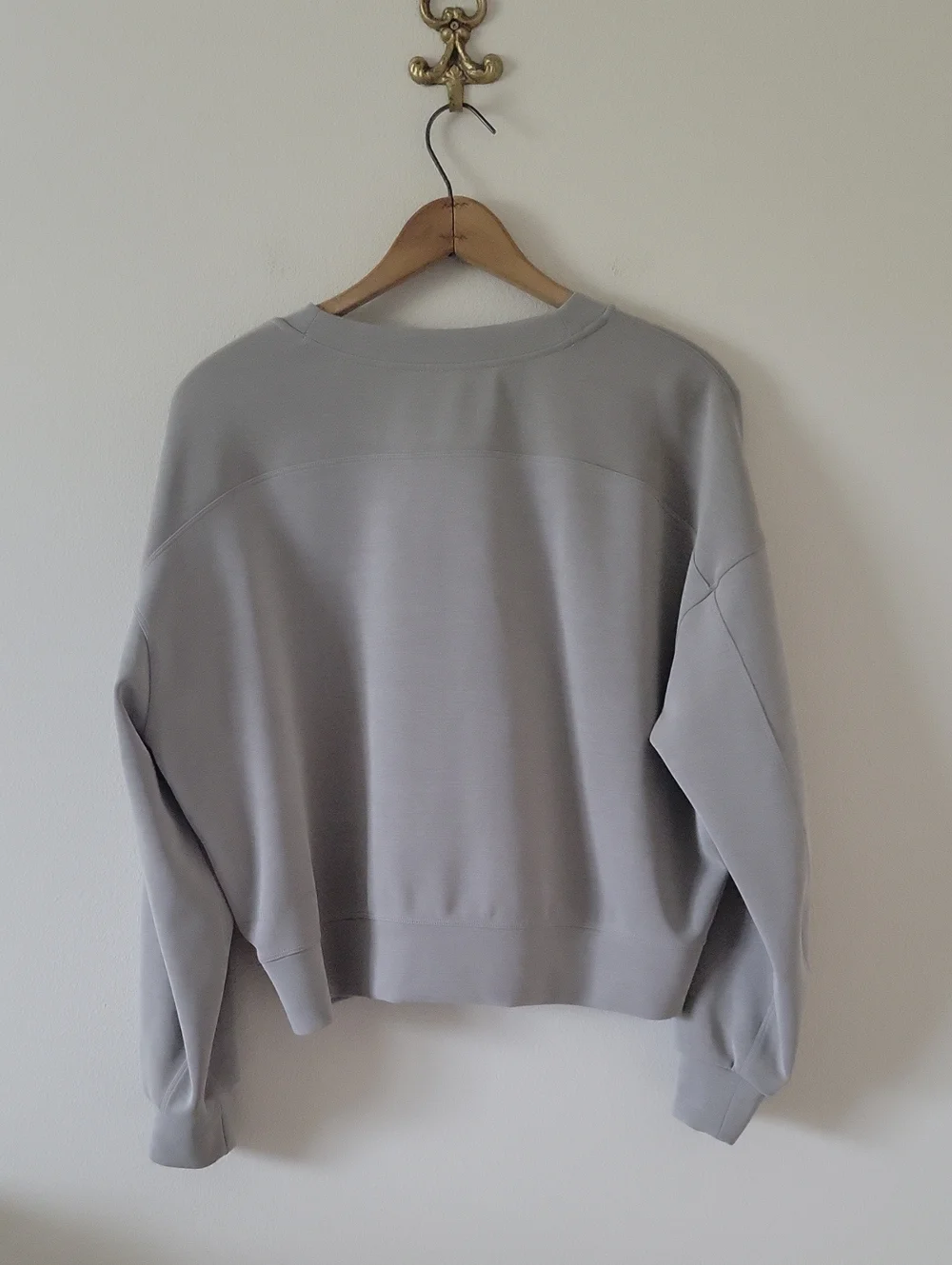 Lululemon Grey Sage Perfectly Oversized Cropped Crew Softstreme Size 8